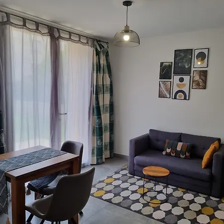 Lejlighed Un Ecrin Verdoyant Au Calme Nîmes