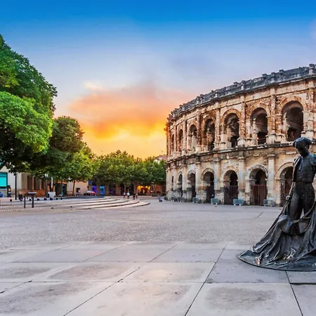 Lejlighed Un Ecrin Verdoyant Au Calme Nîmes