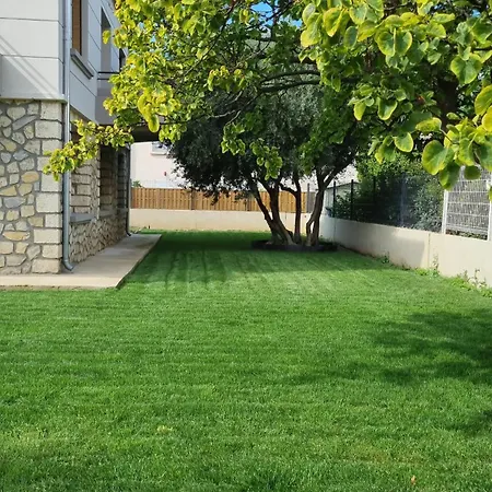 Un Ecrin Verdoyant Au Calme