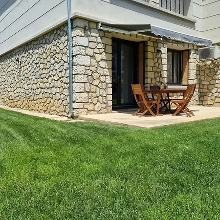 Un Ecrin Verdoyant Au Calme *