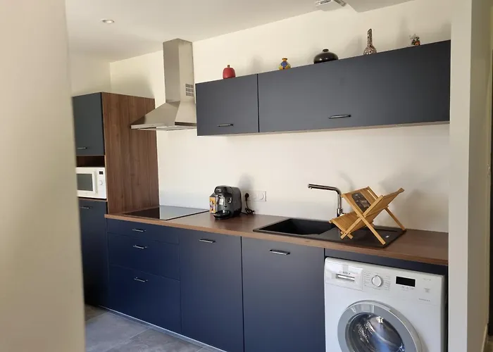 Un Ecrin Verdoyant Au Calme * Νιμ